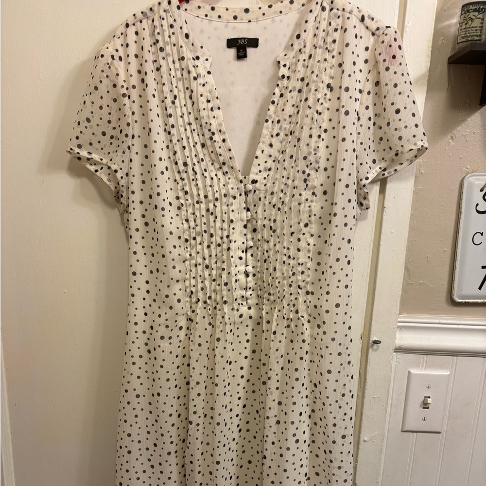 White and Black Buttoned Midi Sundress with Flutter Sleeves